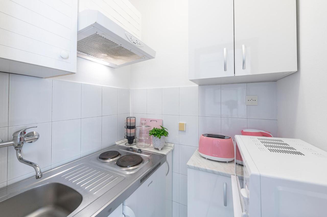 Lapad Studio Apartment *